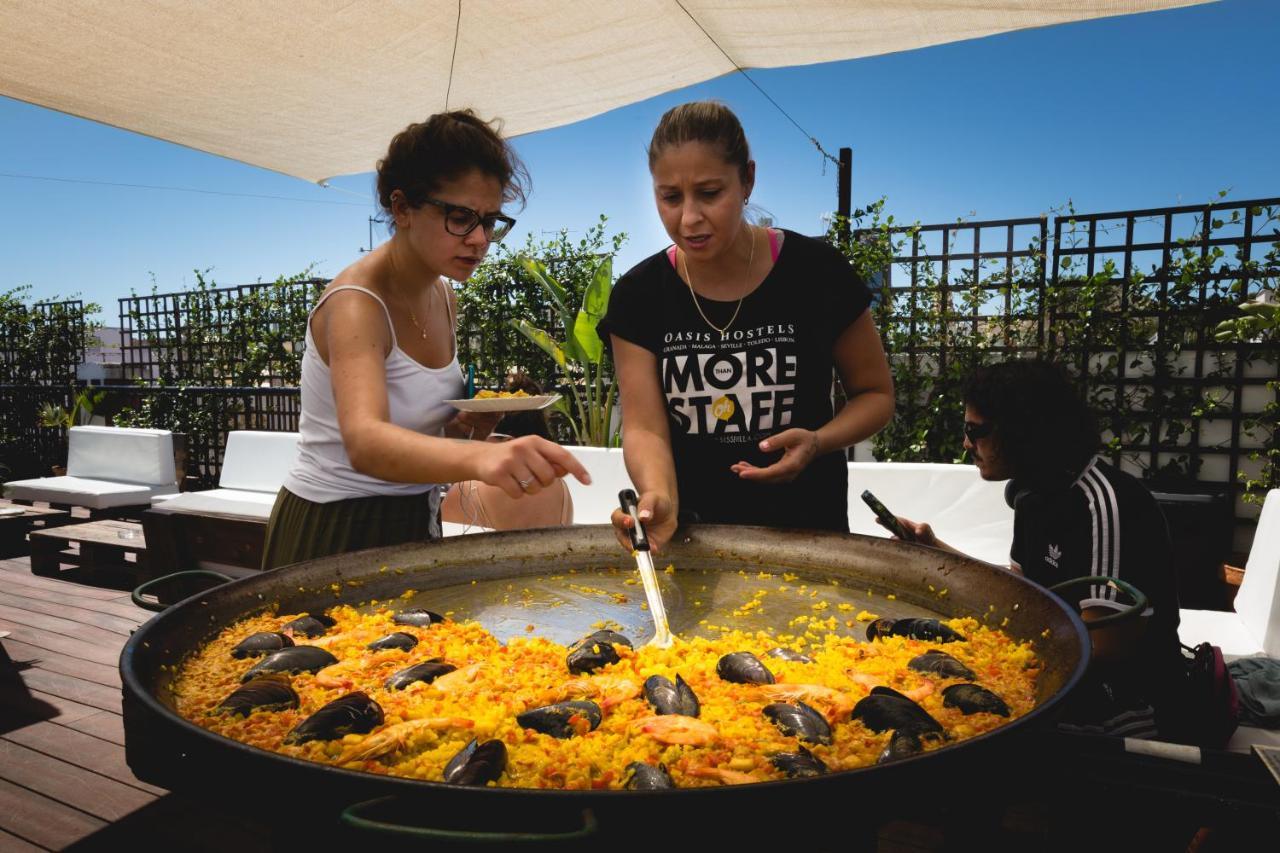 Oasis Backpackers' Palace Seville Exterior photo